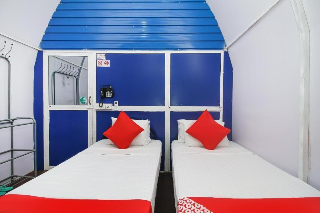 Airport A4 Transit Hub - Eco Chalets Katunayaka Exteriör bild